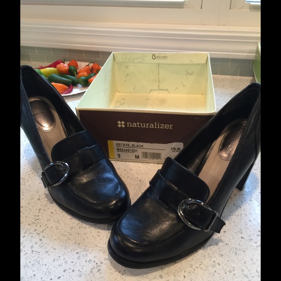 Naturalizer black loafers