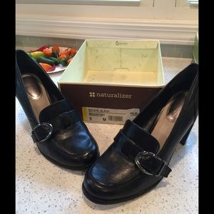 Naturalizer black loafers