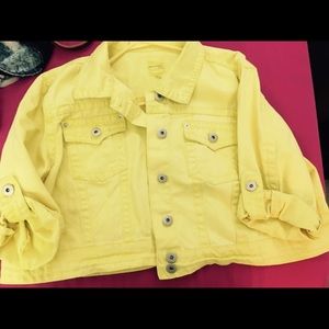 Yellow Jean jacket 😘😚⛅️