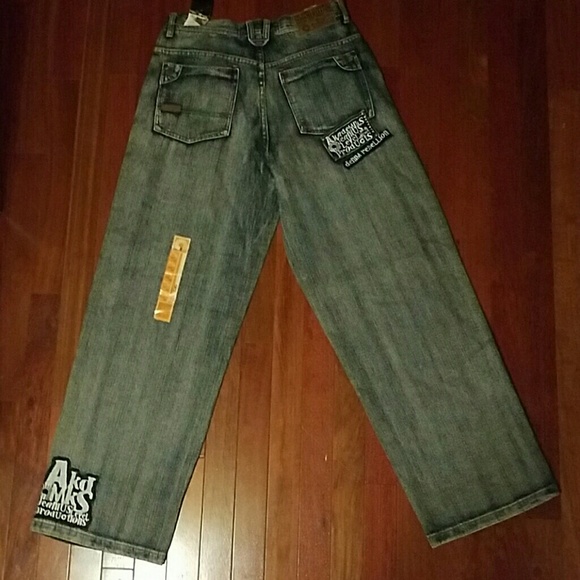 Jeans - Picture 3 of 4