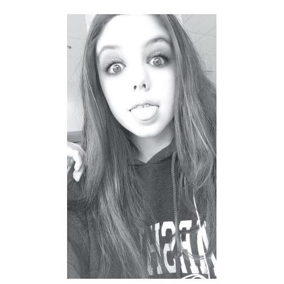 Meet your Posher, Sandra - Picture 1 of 1