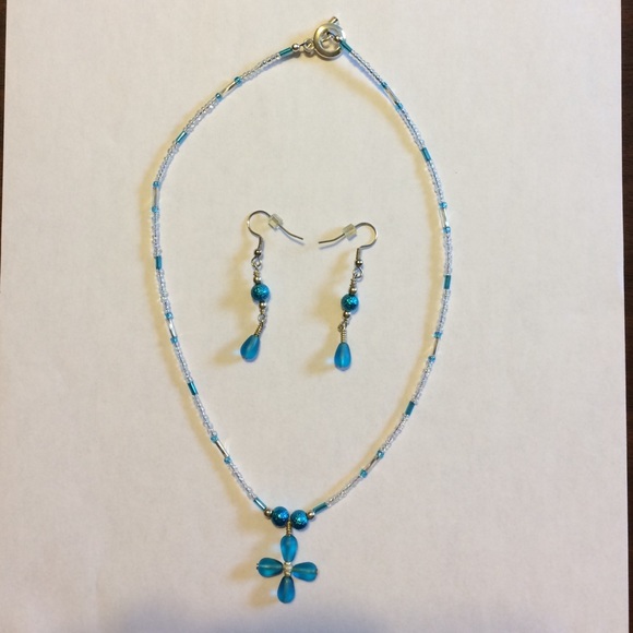 Necklace & earring set