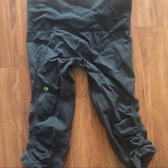 Lululemon Flow Crop II