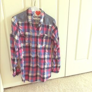 Super cute plaid chambray top