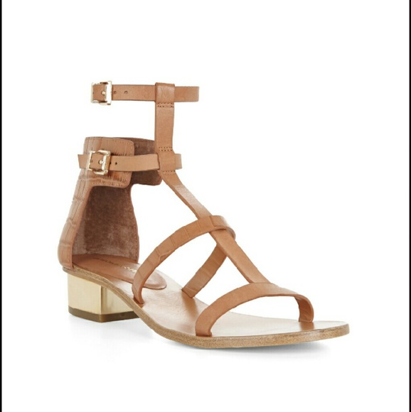 MARKDOWN!! BCBGMAXAZRIA Cross T-Strap Day Sandal