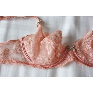 NEW Delicate Peach Lace Bra