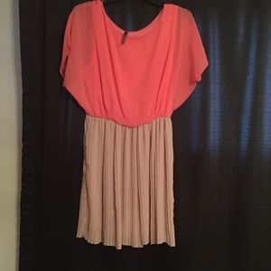 ModCloth Dresses - Modcloth's Love Me Duo Dress in Peaches and Cream ModCloth Dresses - Modcloth's Love Me Duo Dress in Peaches and Cream