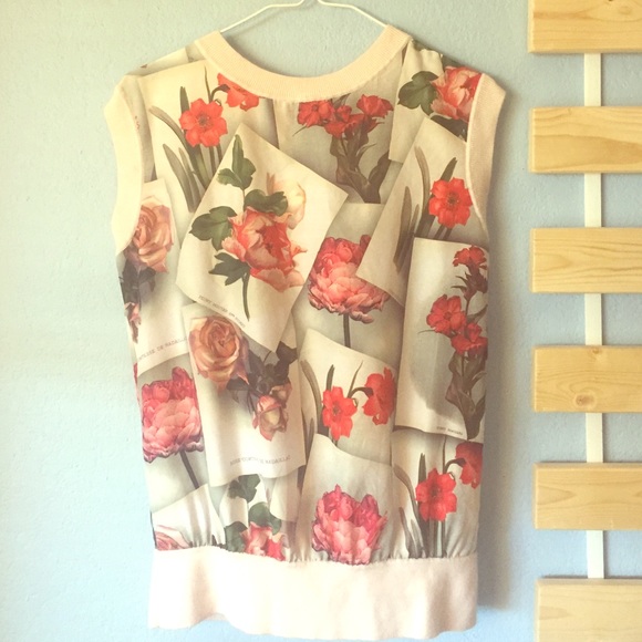 Romantic Ted baker sleeveless blouse