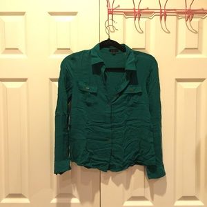 Green lightweight blouse with pockets