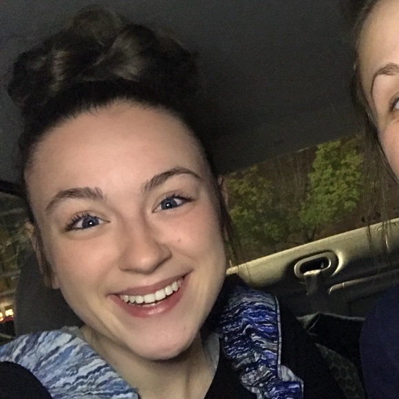 Meet your Posher, Cherith - Picture 4 of 8