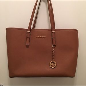Michael Kors Jet Set Medium Tote - Brown