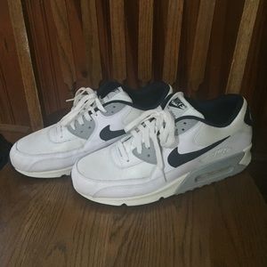 Nike Air Max 90 (Essential)