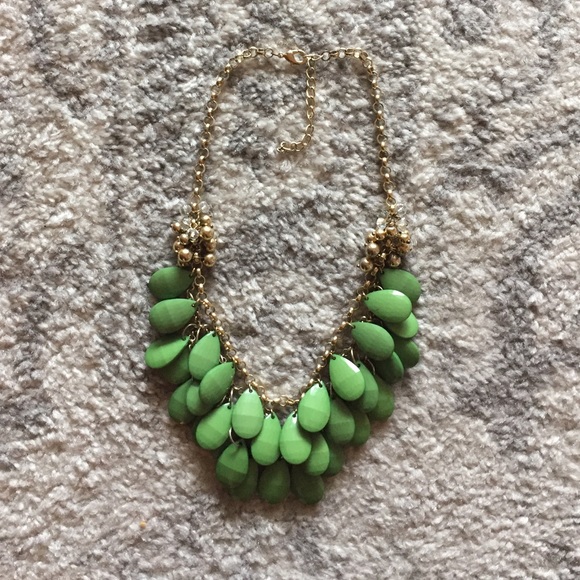 Green and gold chunky necklace - Picture 3 of 3