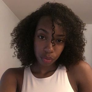 Meet your Posher, Ariana