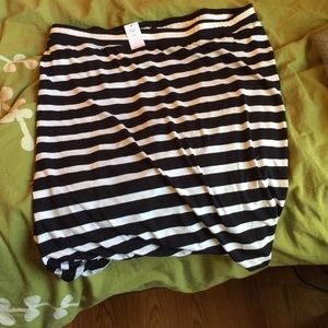 Gap Maternity Skirt, Size XL, NWT