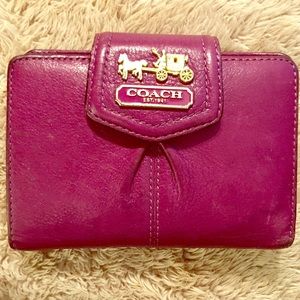 Used Coach Purple Leather Wallet👛