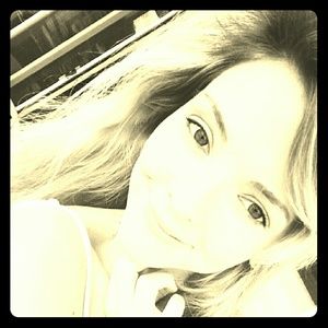 Meet your Posher, Phoebe