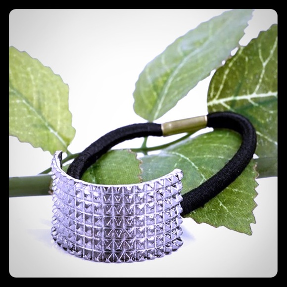 Silver metal spike punk style ponytail holder
