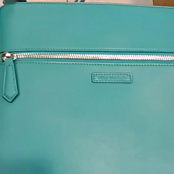 💖HP!!💝 NWT Vera Bradley leather crossbody - Picture 2 of 7