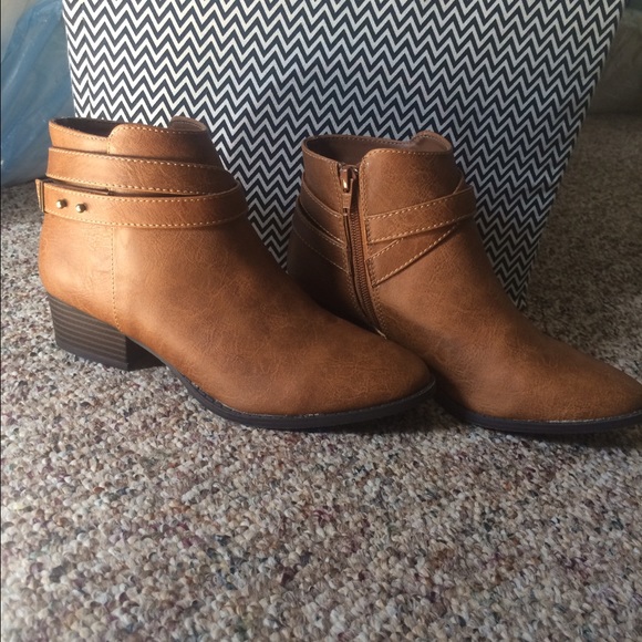 LC Lauren Conrad Tan Ankle Boots