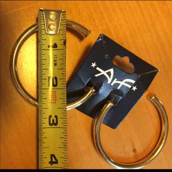 SOLD NWT Earrings Brazilian Hoops - Picture 2 of 2