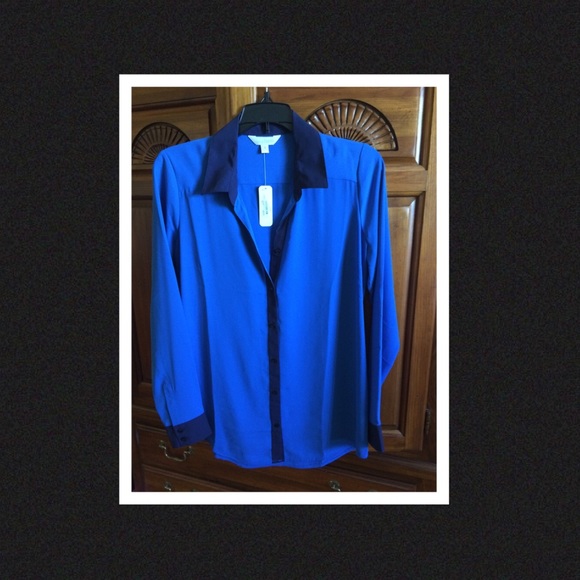 NWT Charming Charlie button down shirt -Size Small