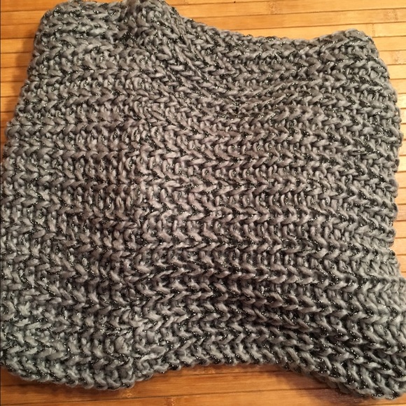 Juicy Couture NWT scarf - Picture 3 of 3