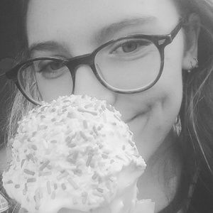 Meet your Posher, Jaclyn