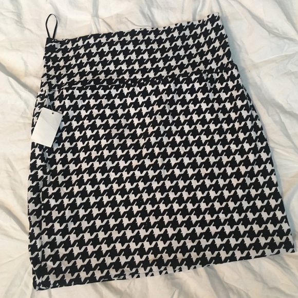 Houndstooth Mini Skirt