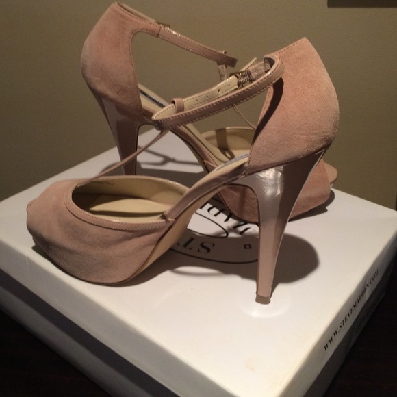 Shoes - Picture 2 of 4