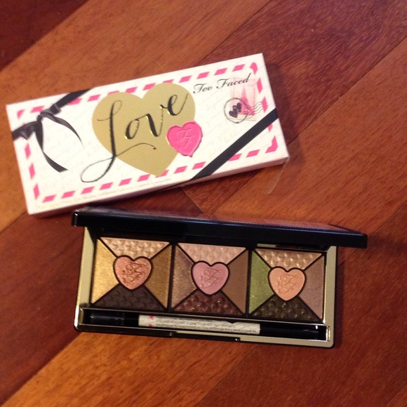 Too Faced "LOVE" Pallette