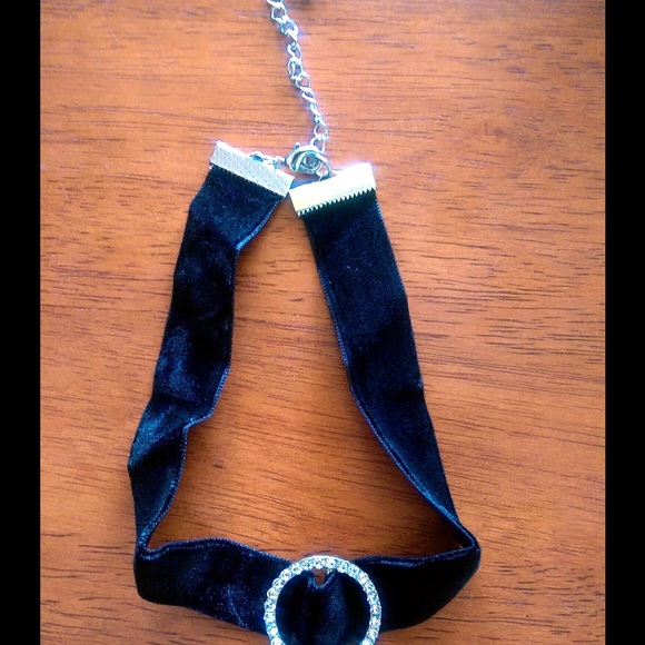 Velvet Choker Necklace with Crystal Circle Charm - Picture 3 of 3