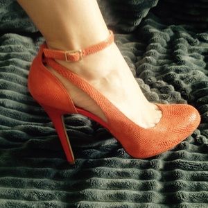 INC International Concepts Lucey Pumps