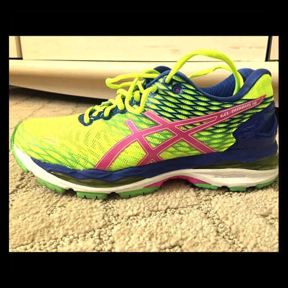 Women's Gel-Nimbus Fluid Fit size 7.5 ASIC Shoe