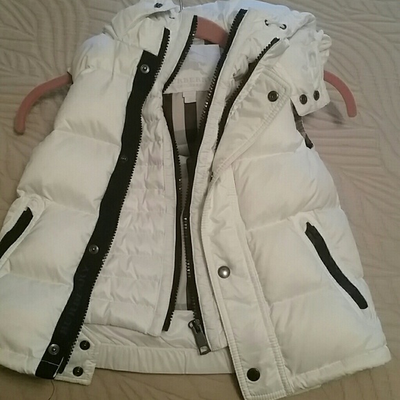 Burberry puffy vest size 4y