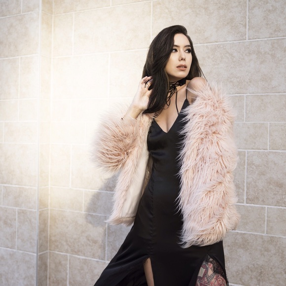 PINK BLUSH FAUX FUR COAT - Picture 2 of 5