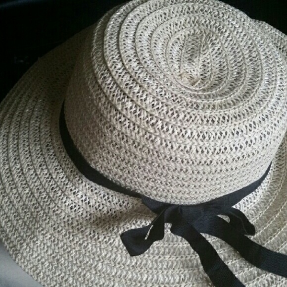Beige black ribbon trim straw hat