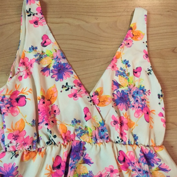 Floral sundress - Size Medium - Picture 2 of 4