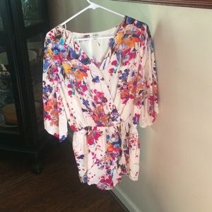 Floral off white/cream romper