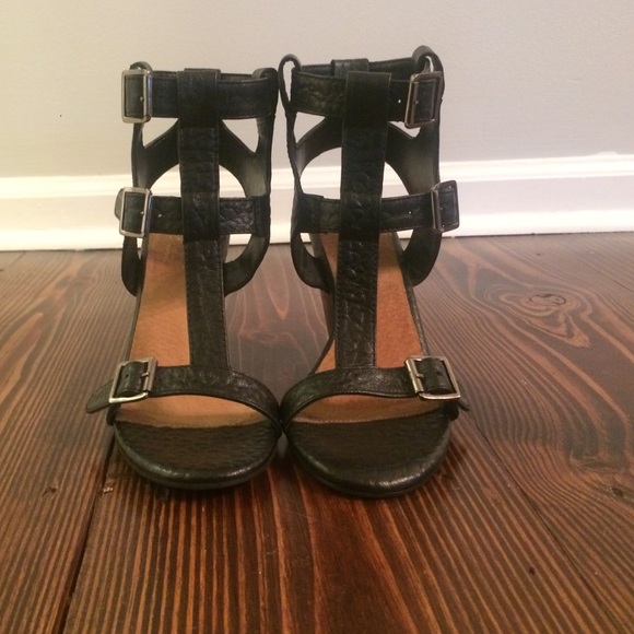 Seychelles Strappy Heel - Picture 2 of 3