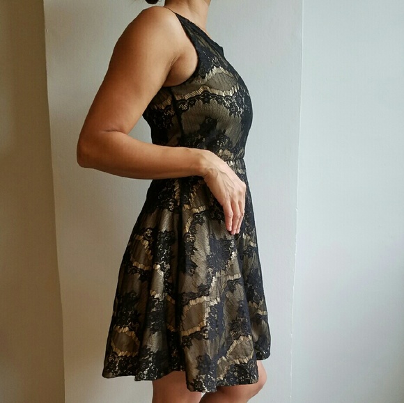 A short formal Forever 21 dress. - Picture 2 of 4