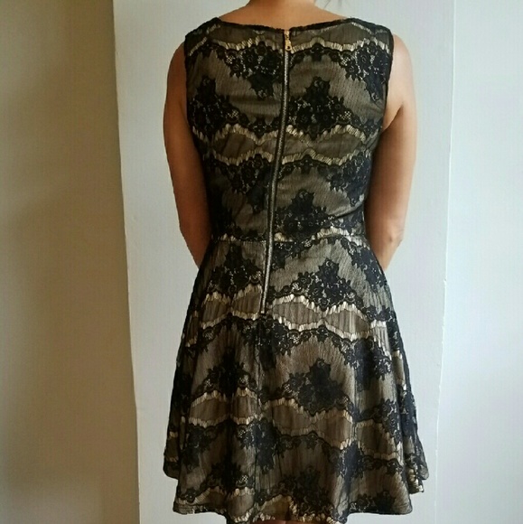 A short formal Forever 21 dress. - Picture 3 of 4