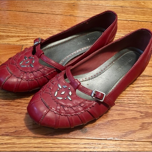 Red ballet flats size 5