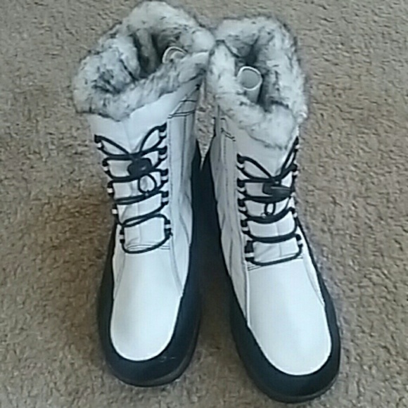 Totes fur lined boots!!!!!