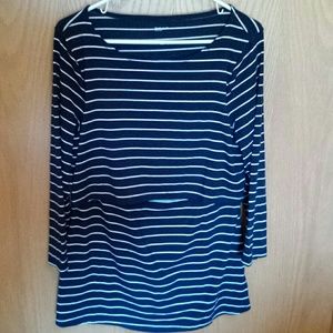 Gap nursing shirt