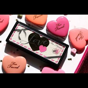 NEW Too faced LOVE PALETTE