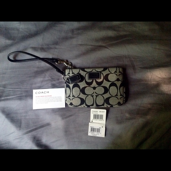 Coach Hampton Wristlet F98127 Black, White &'Gray - Picture 2 of 3