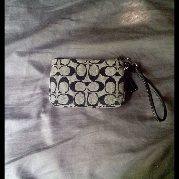 Coach Hampton Wristlet F98127 Black, White &'Gray - Picture 3 of 3