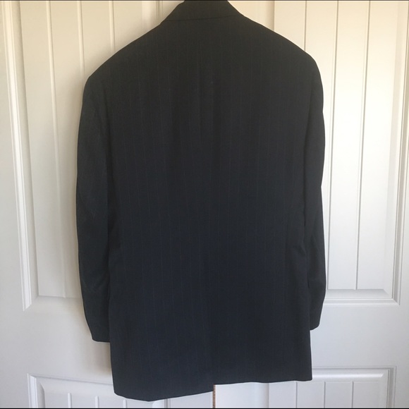 Men's Suit - Picture 2 of 4