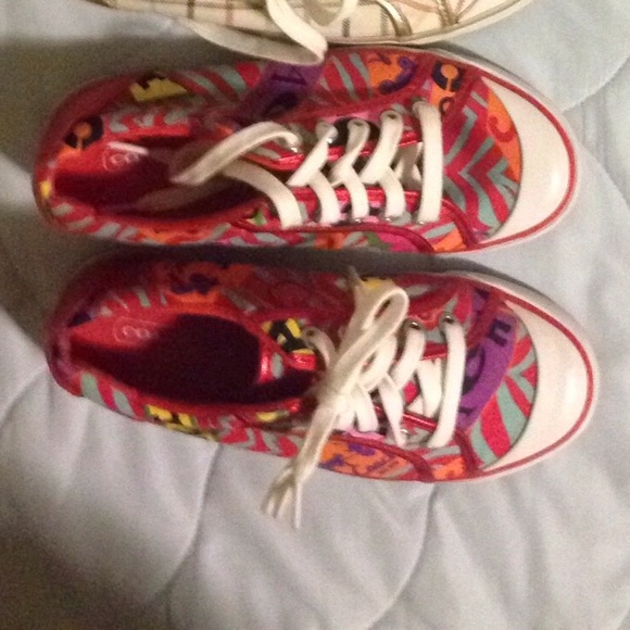 Coach gently worn size 6.